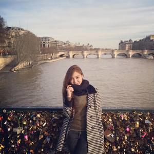 Meet your Posher, Huyền trang